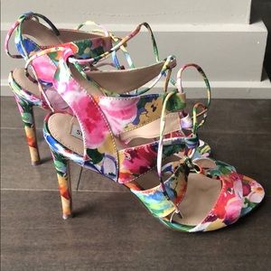 Steve Madden tie up heels floral print